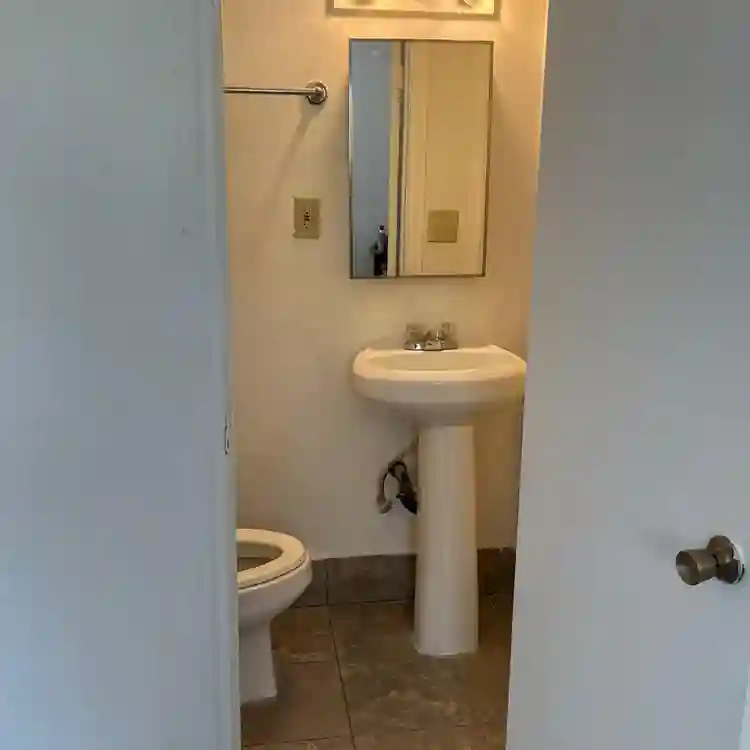 Private room w/ independent entry
