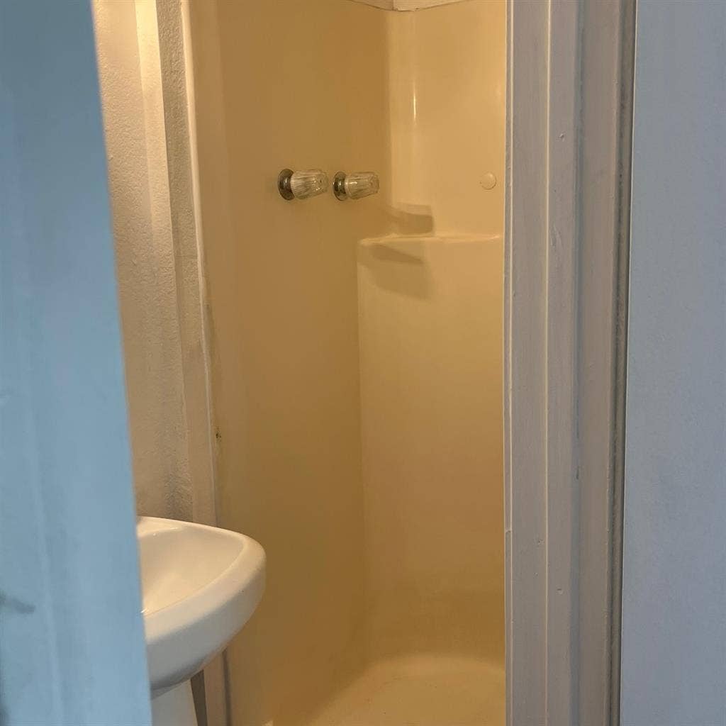 Private room w/ independent entry