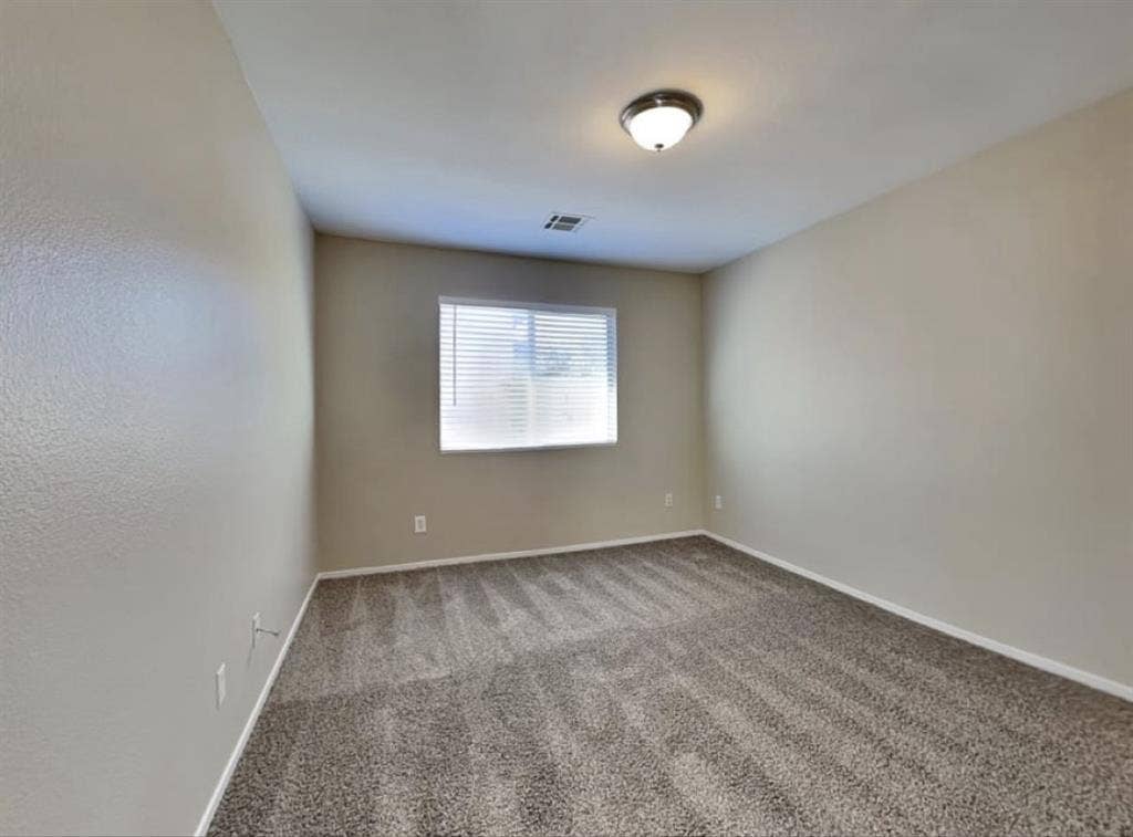 Beautiful home,perfect location