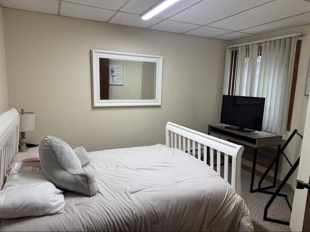 SUBLEASING 2bed 1BATH APARTMENT