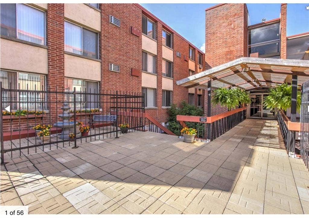 SUBLEASING 2bed 1BATH APARTMENT