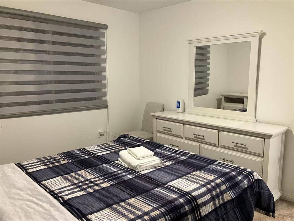 Riverside Quiet Home Rental