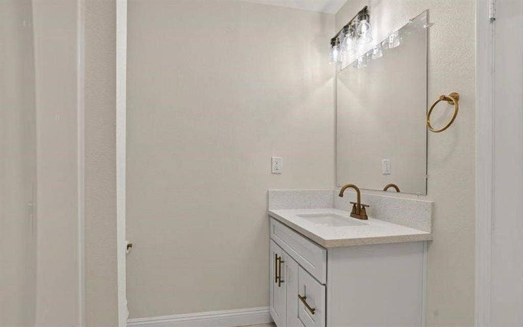 Room for rent! 🏡