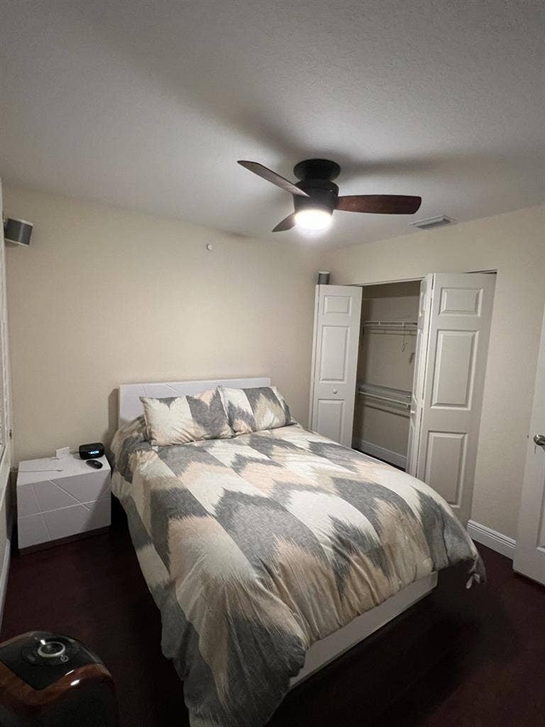looking a roommate (Females) ONLY