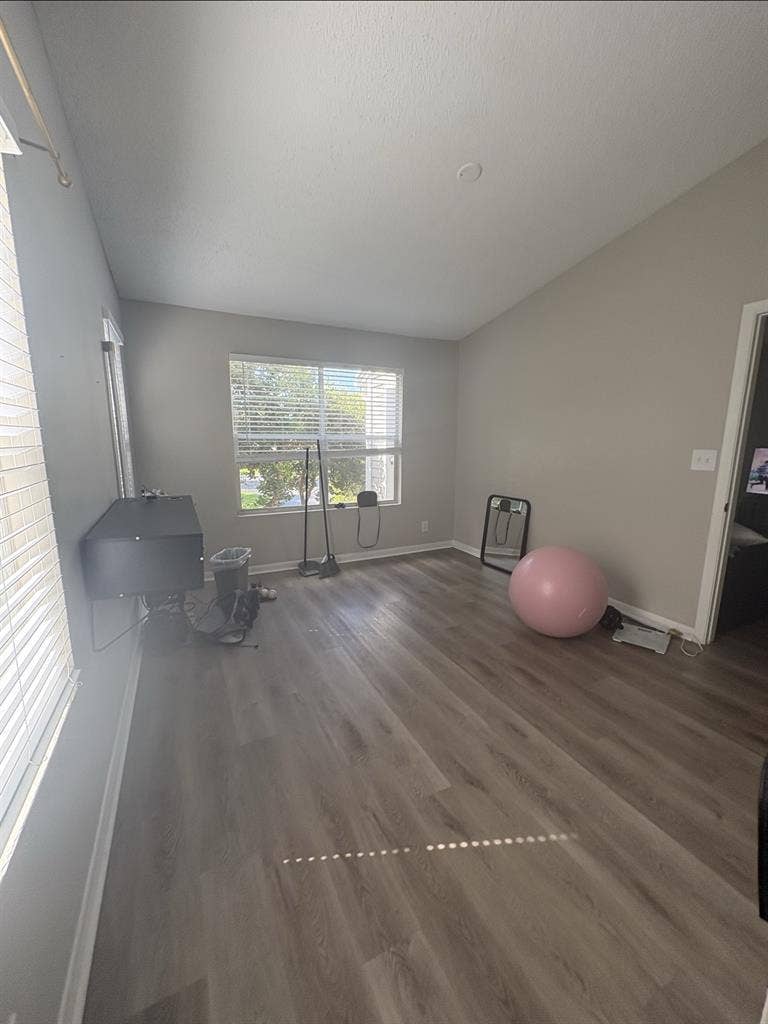 Private Room - Available Now