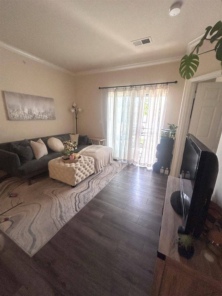 Spacious 2 bed 2 bath apt!
