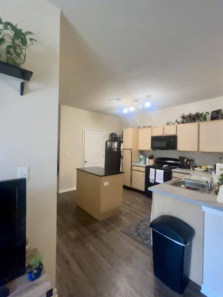 Spacious 2 bed 2 bath apt!