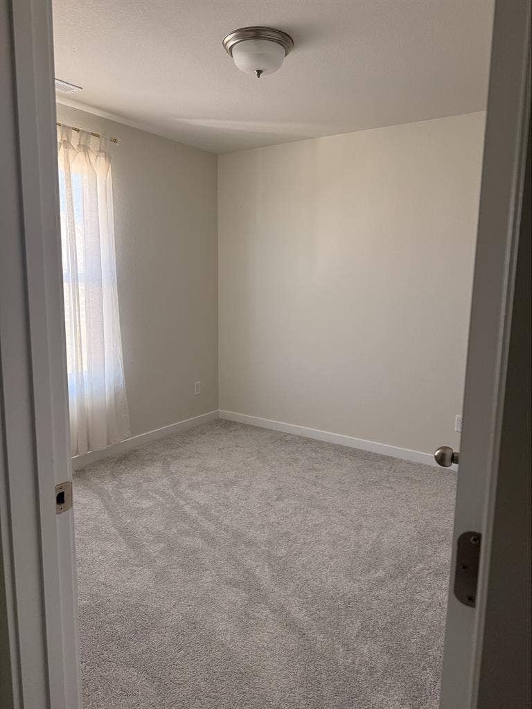 Empty Room for rent
