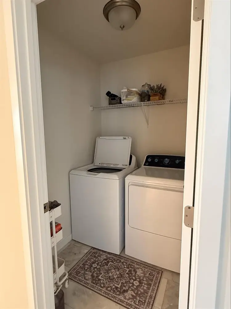 Empty Room for rent