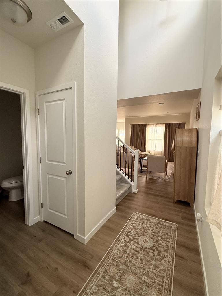 Empty Room for rent