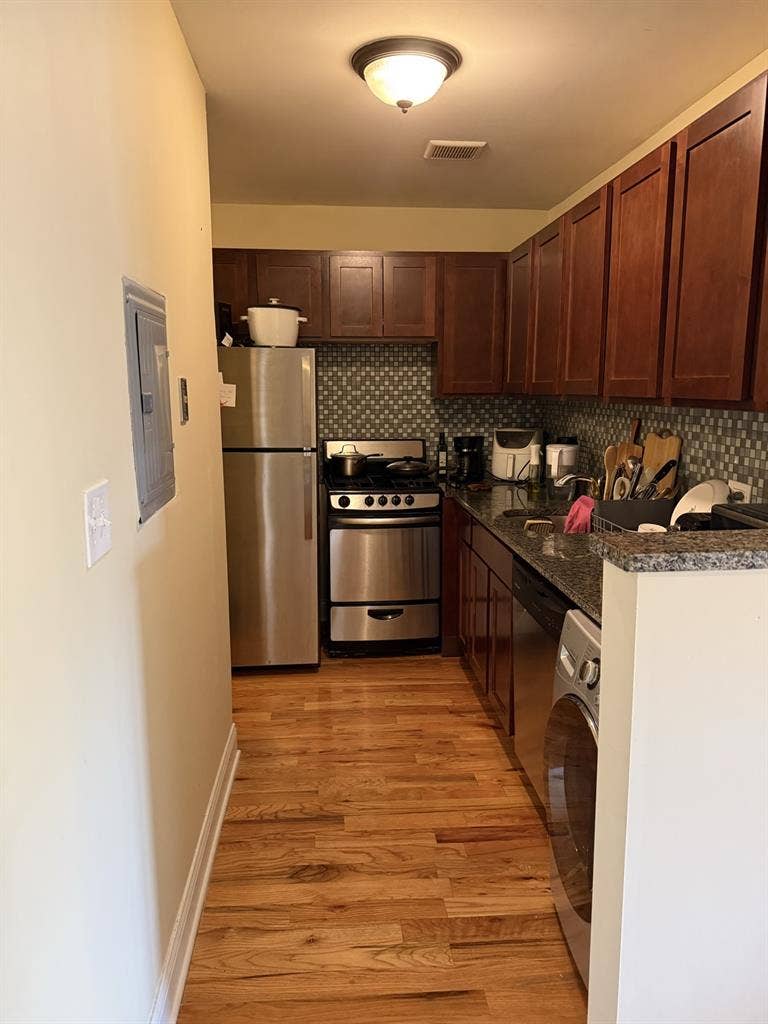 Lease takeover for a 1bd apt