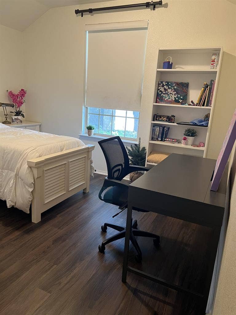Nice room with private bathroom
