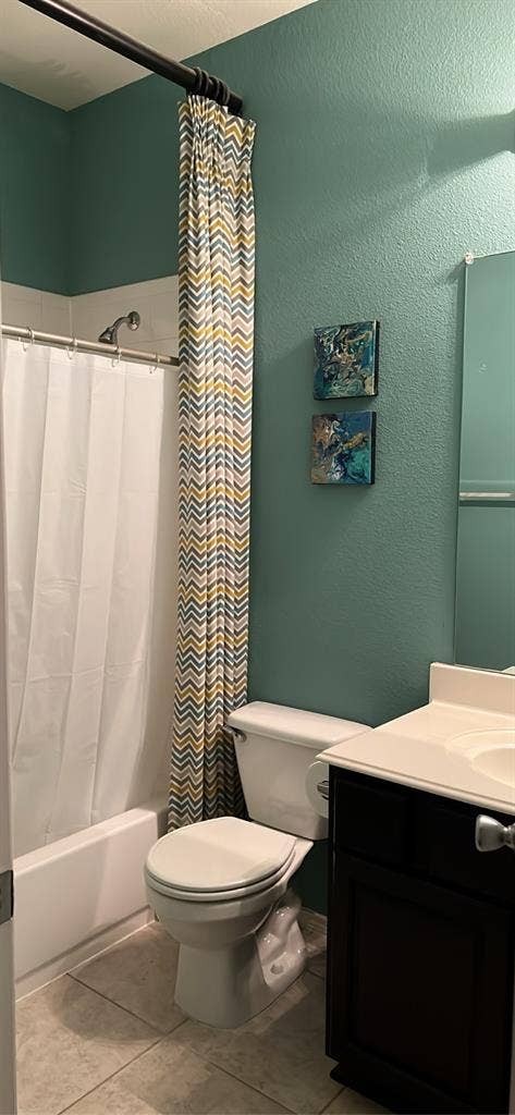 Nice room with private bathroom