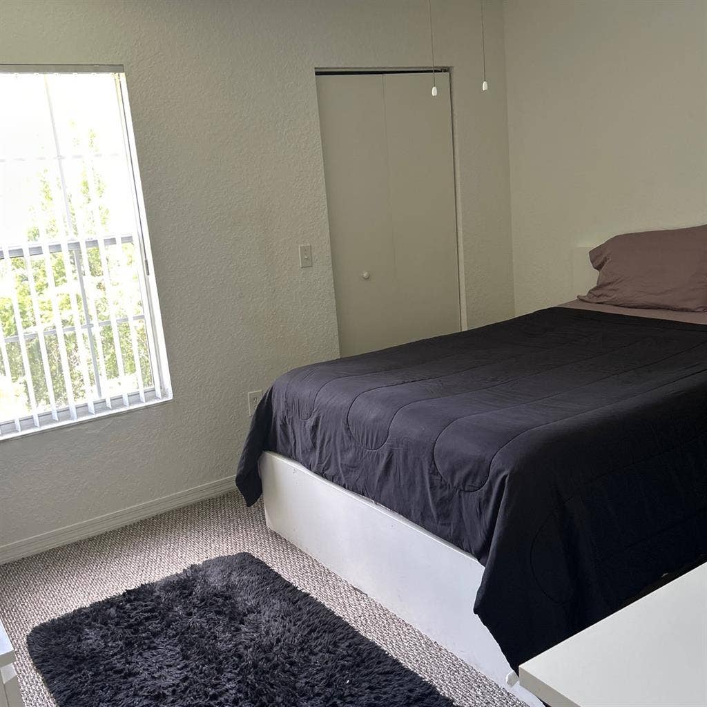 Room for rent, private bathroom,