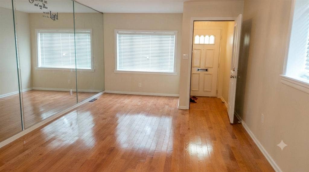 Modern Renovated Townhome