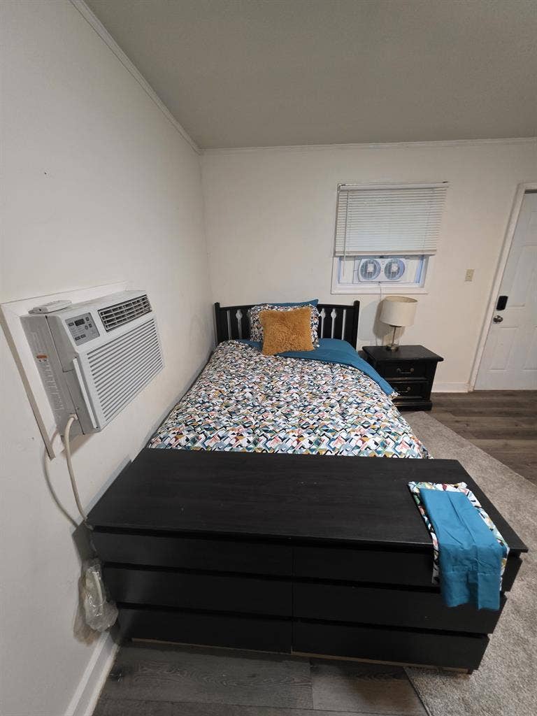 TINY HOUSE! Utilities + Wifi FREE!