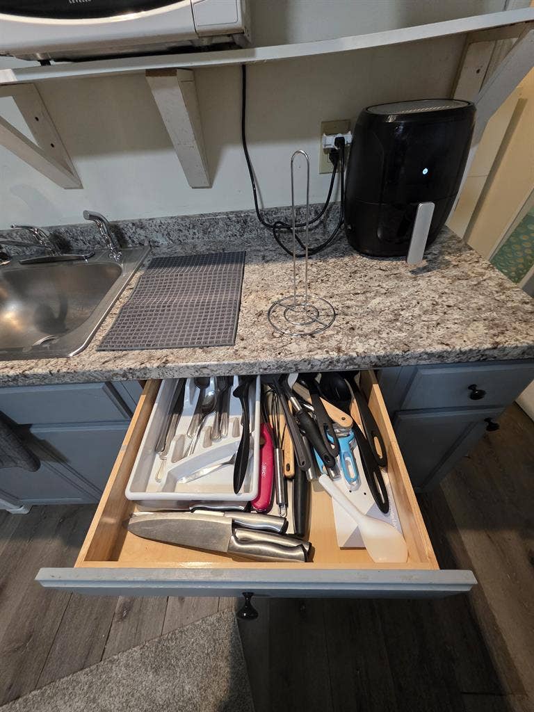 TINY HOUSE! Utilities + Wifi FREE!