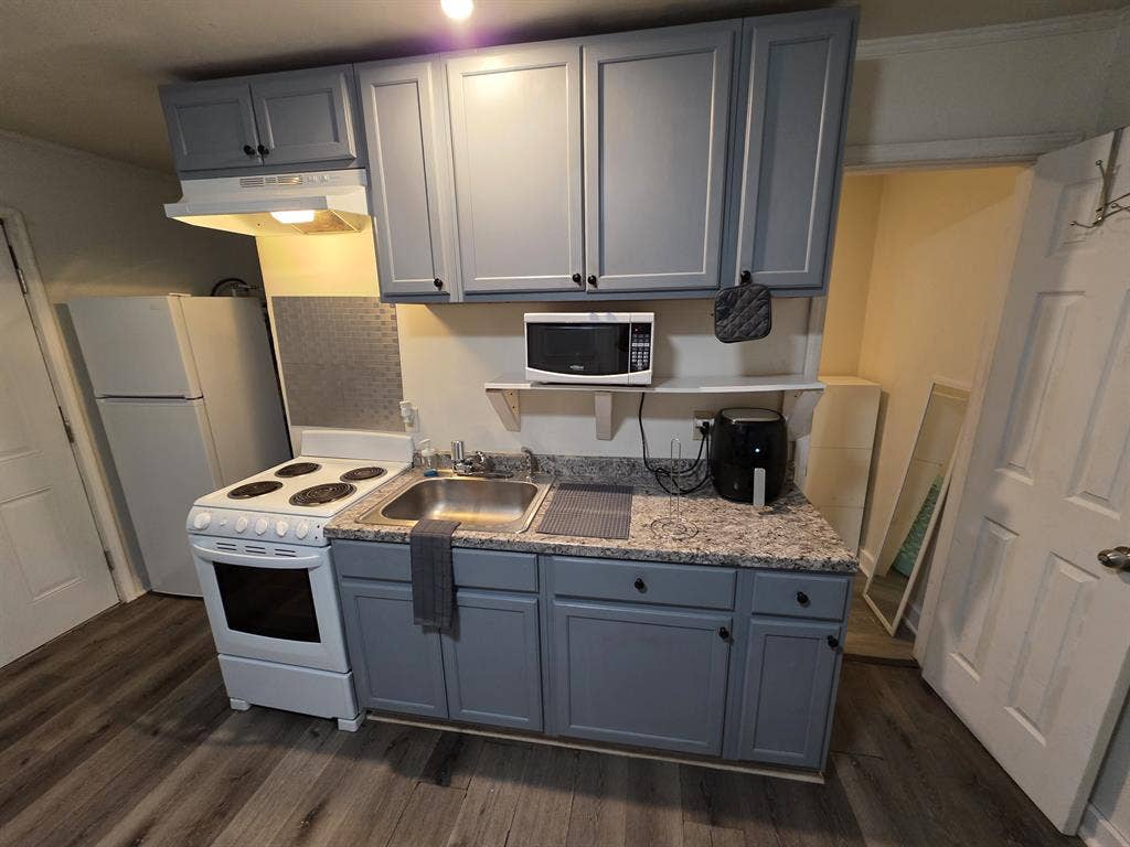 TINY HOUSE! Utilities + Wifi FREE!