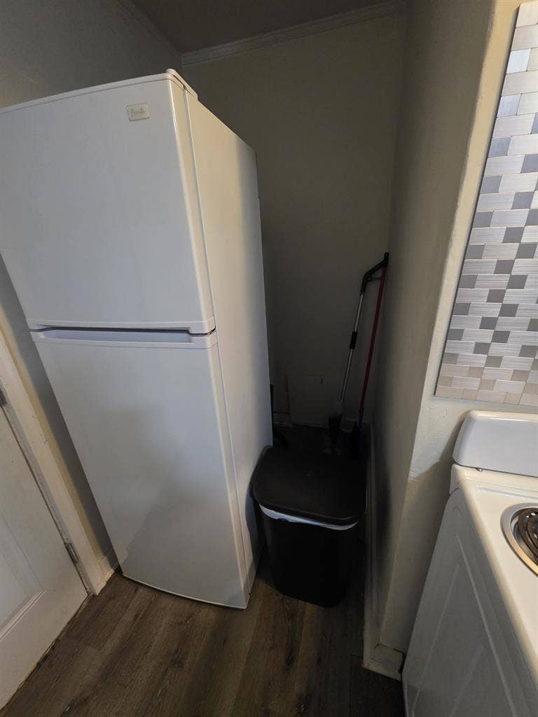 TINY HOUSE! Utilities + Wifi FREE!