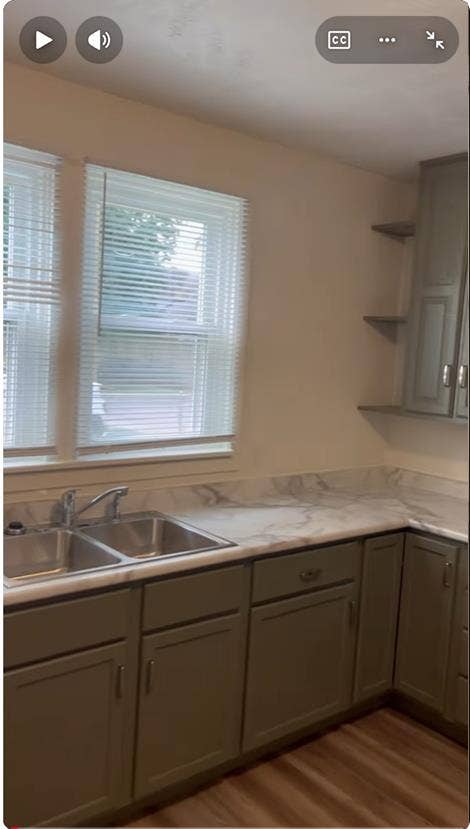 4bed 3bath Available August