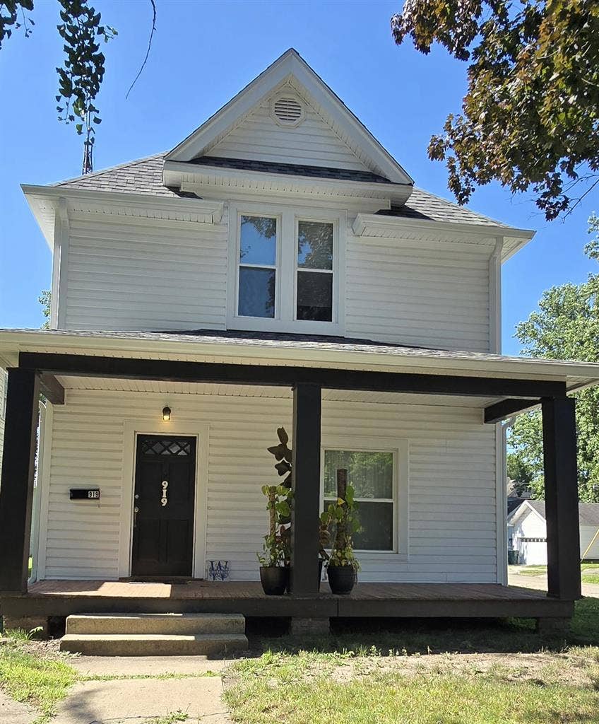 4bed 3bath Available August