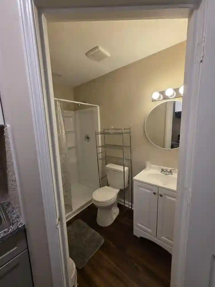 MIDTOWN SUITE! PRIVATE BATHROOM!!!