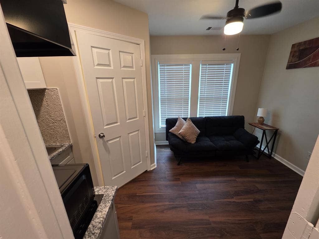 MIDTOWN SUITE! PRIVATE BATHROOM!!!
