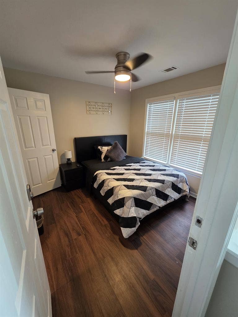MIDTOWN SUITE! PRIVATE BATHROOM!!!