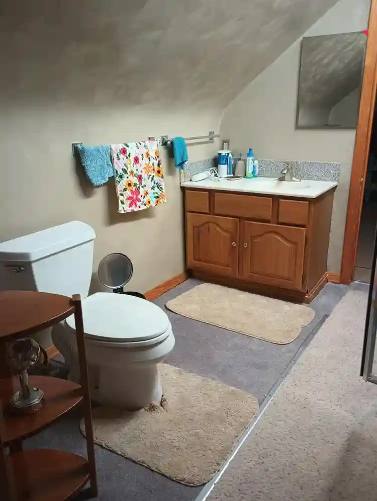 2 ROOMS AVAIL NOW