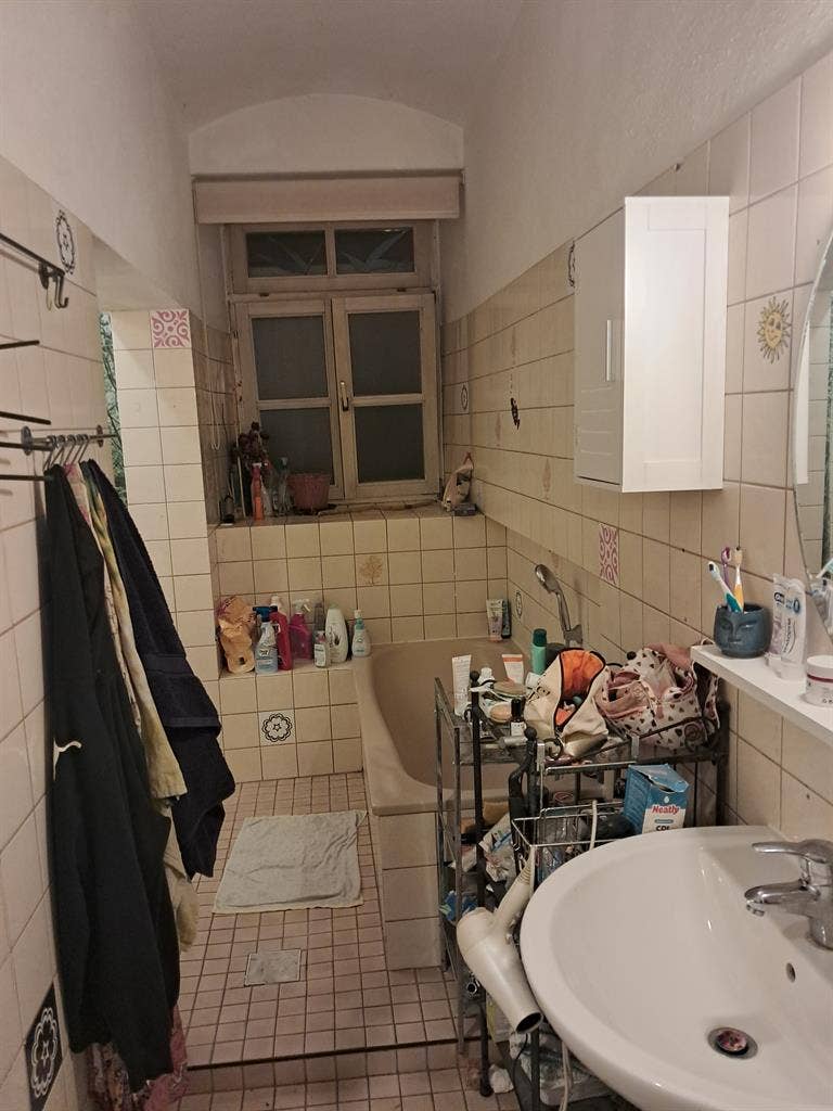 Großzügige 2-Zimmer WG mit Garten