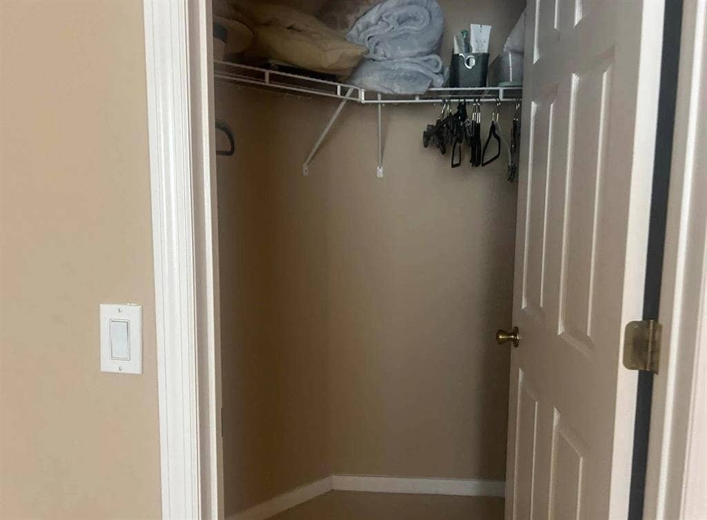 GIRLS ONLY House for Rent