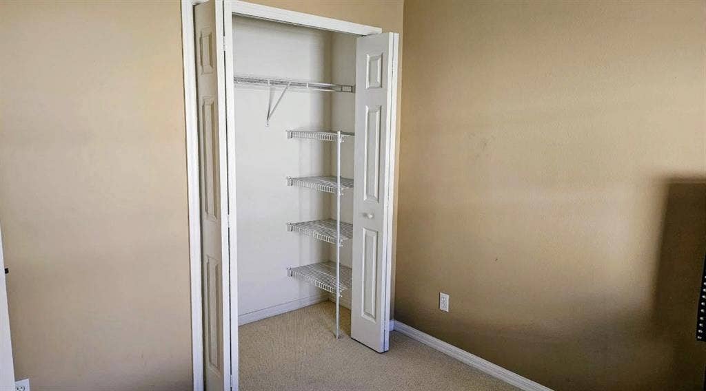 GIRLS ONLY House for Rent