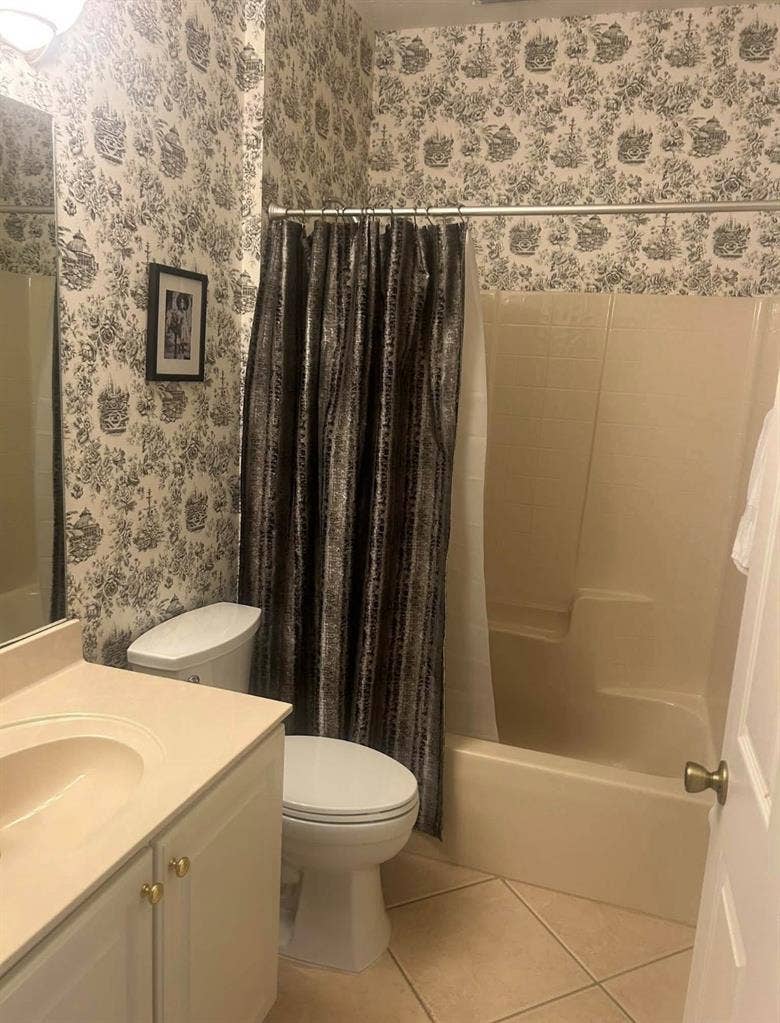 GIRLS ONLY House for Rent