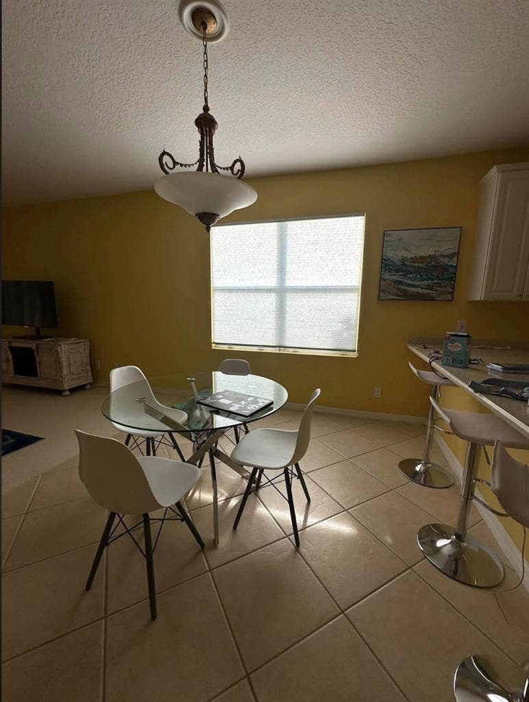 GIRLS ONLY House for Rent