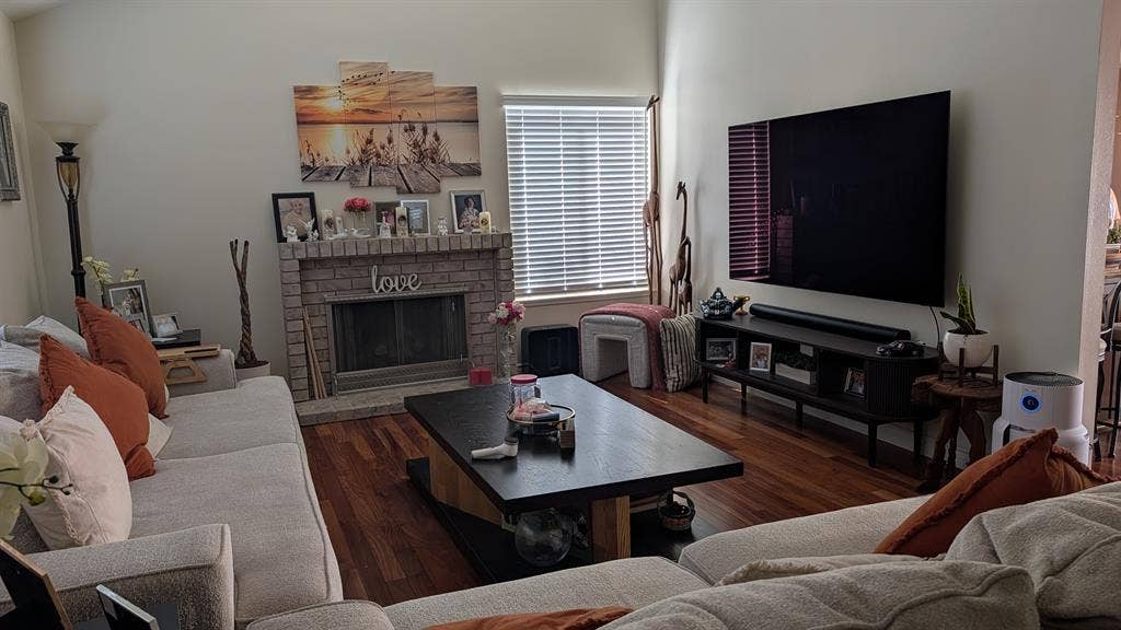 Large Room w/ Pool near Disneyland