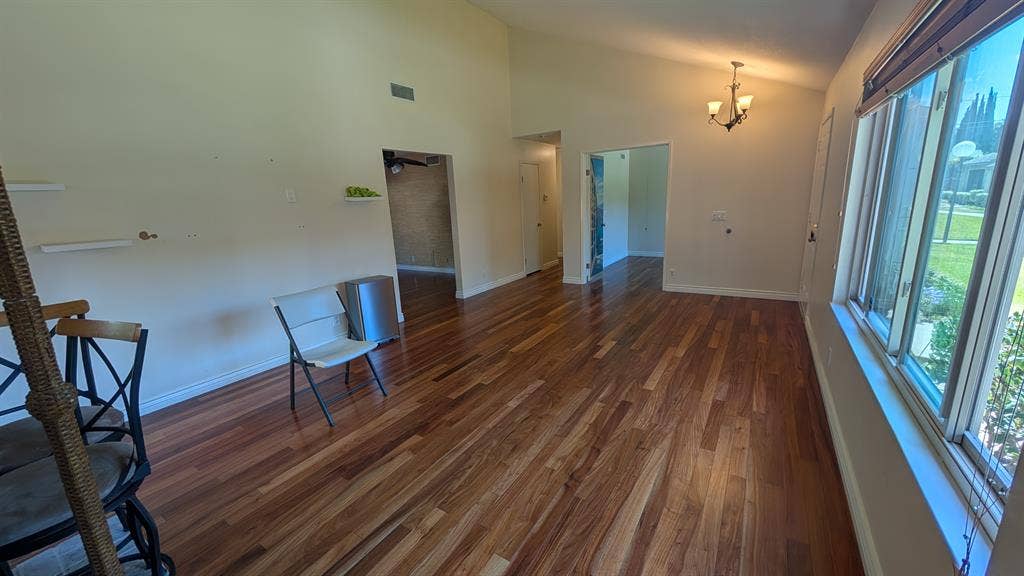 Large Room w/ Pool near Disneyland