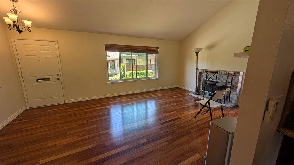 Large Room w/ Pool near Disneyland