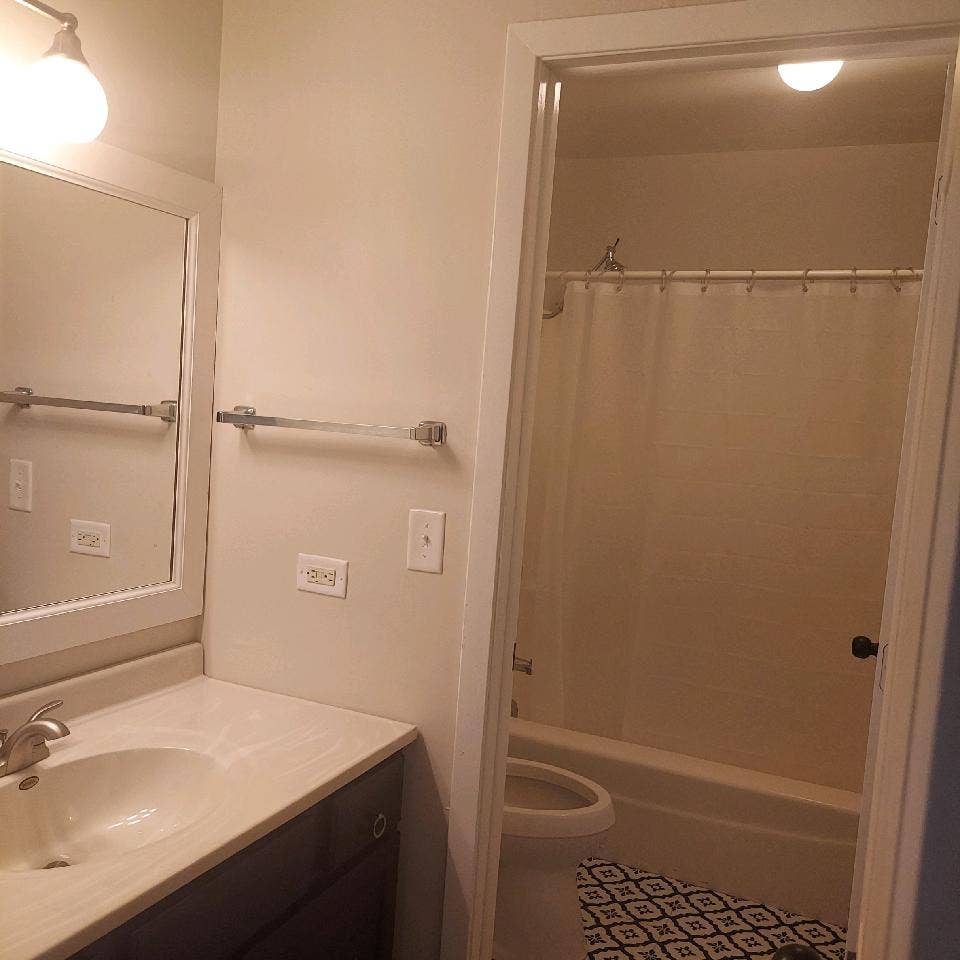 Rooms 4 rent from $950 to $1050