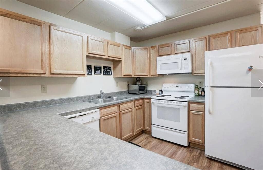 4 Bedroom Unit Available for Rent!