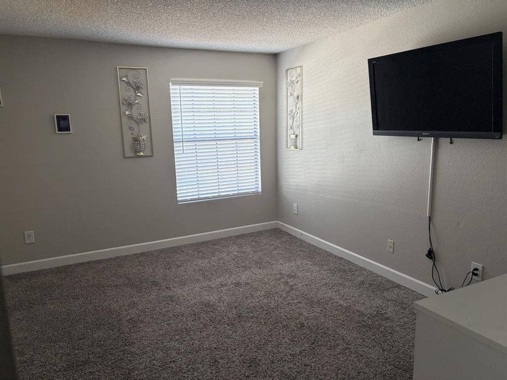 Room available 700/month