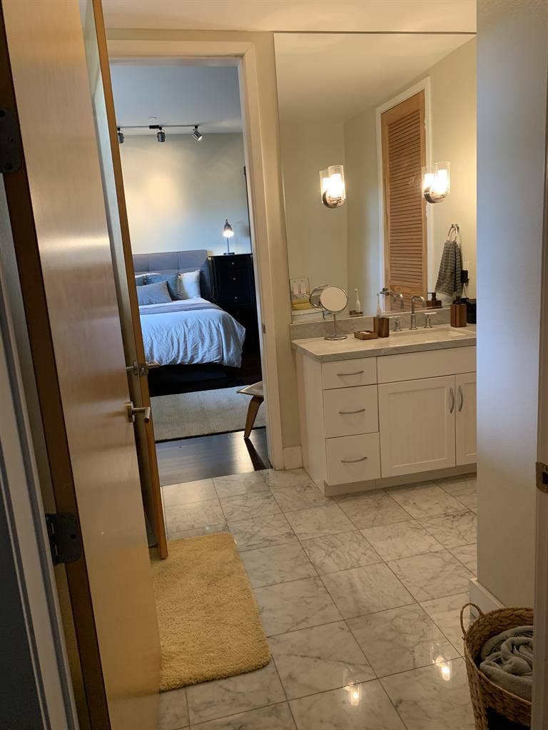 2st0ry loft, fullAC, garage parking