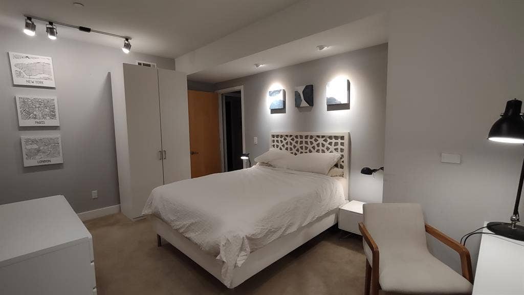 2st0ry loft, fullAC, garage parking
