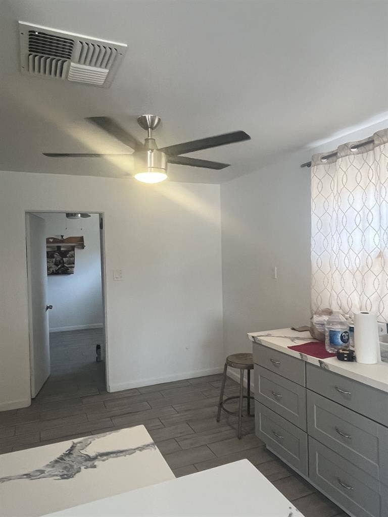 Roommate wanted!