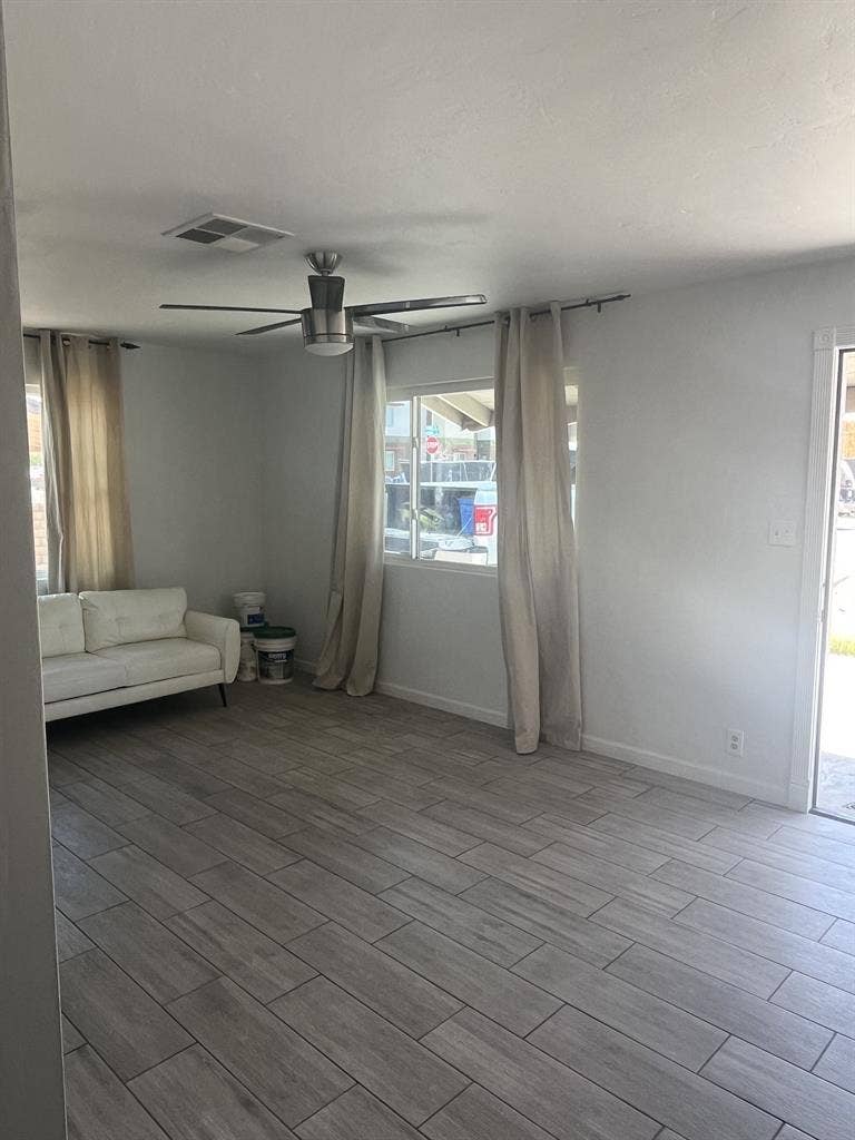 Roommate wanted!