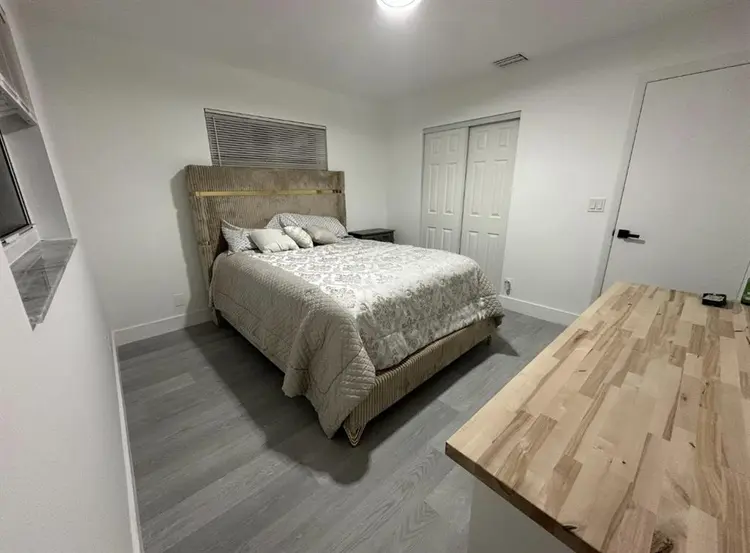 Amazing room in Deerfield Beachh