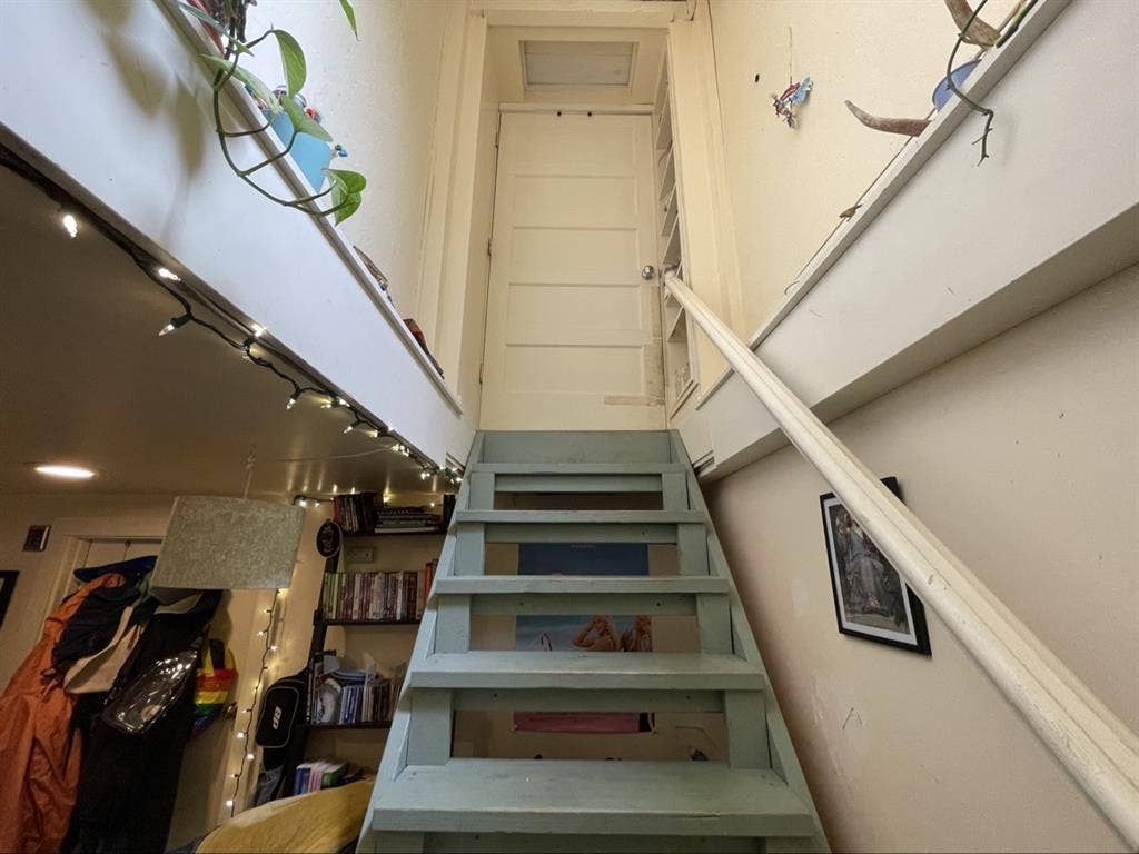 Private daylight basement room