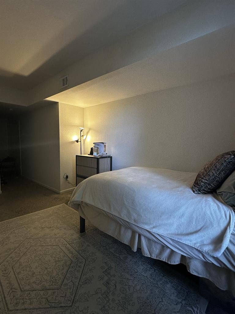 subleasing for a female roommate!