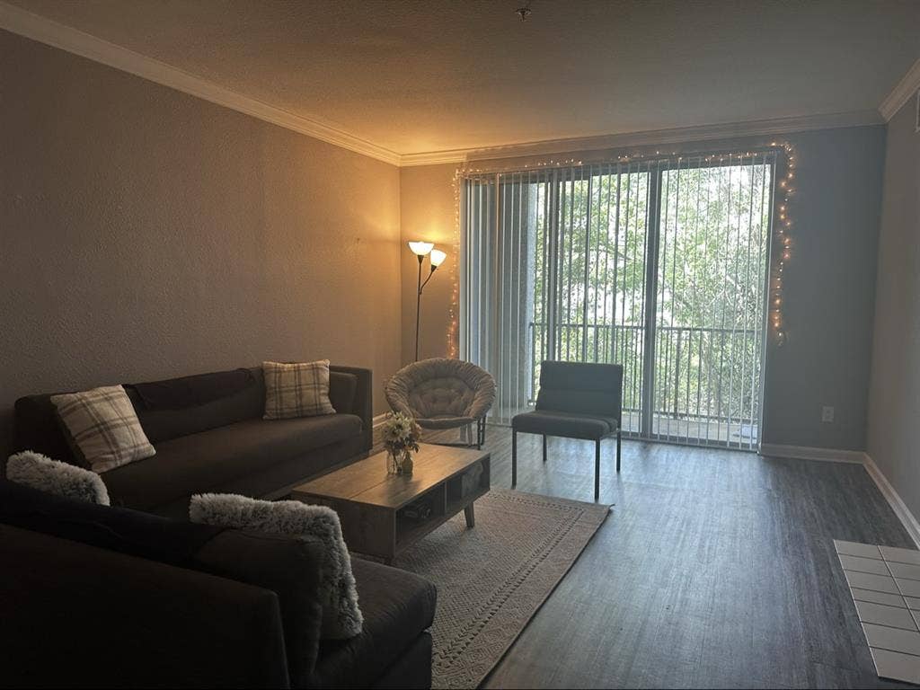 subleasing for a female roommate!