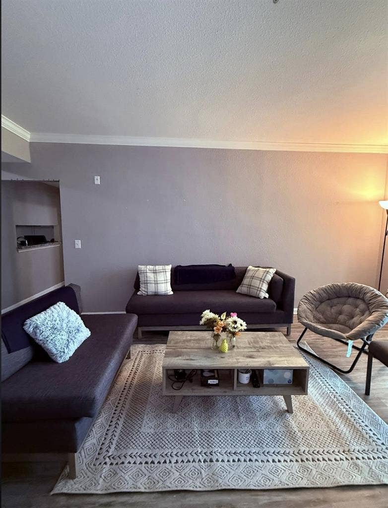 subleasing for a female roommate!