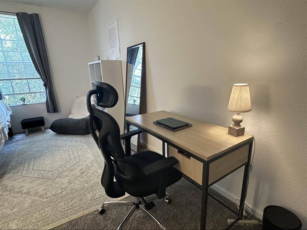 subleasing for a female roommate!